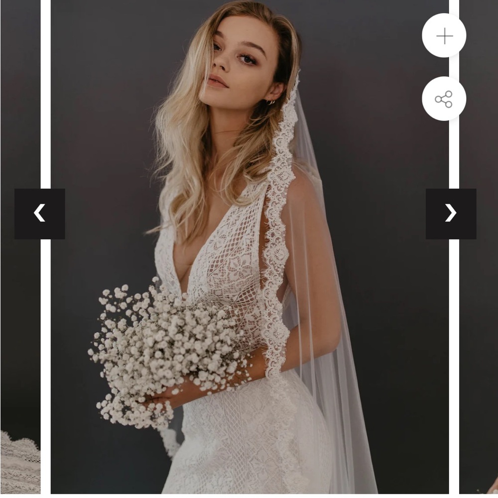 Untamed Petals Edwin Veil- New